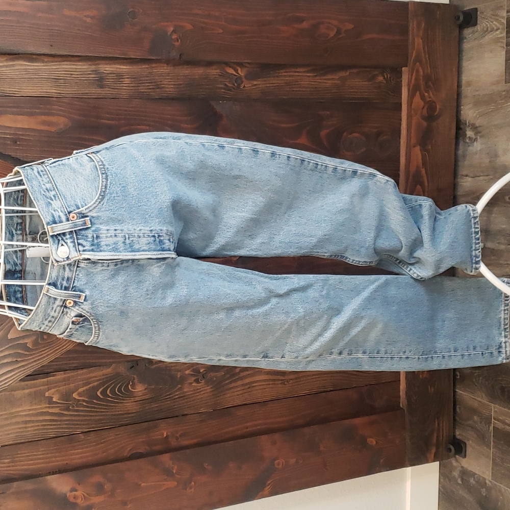 Levis